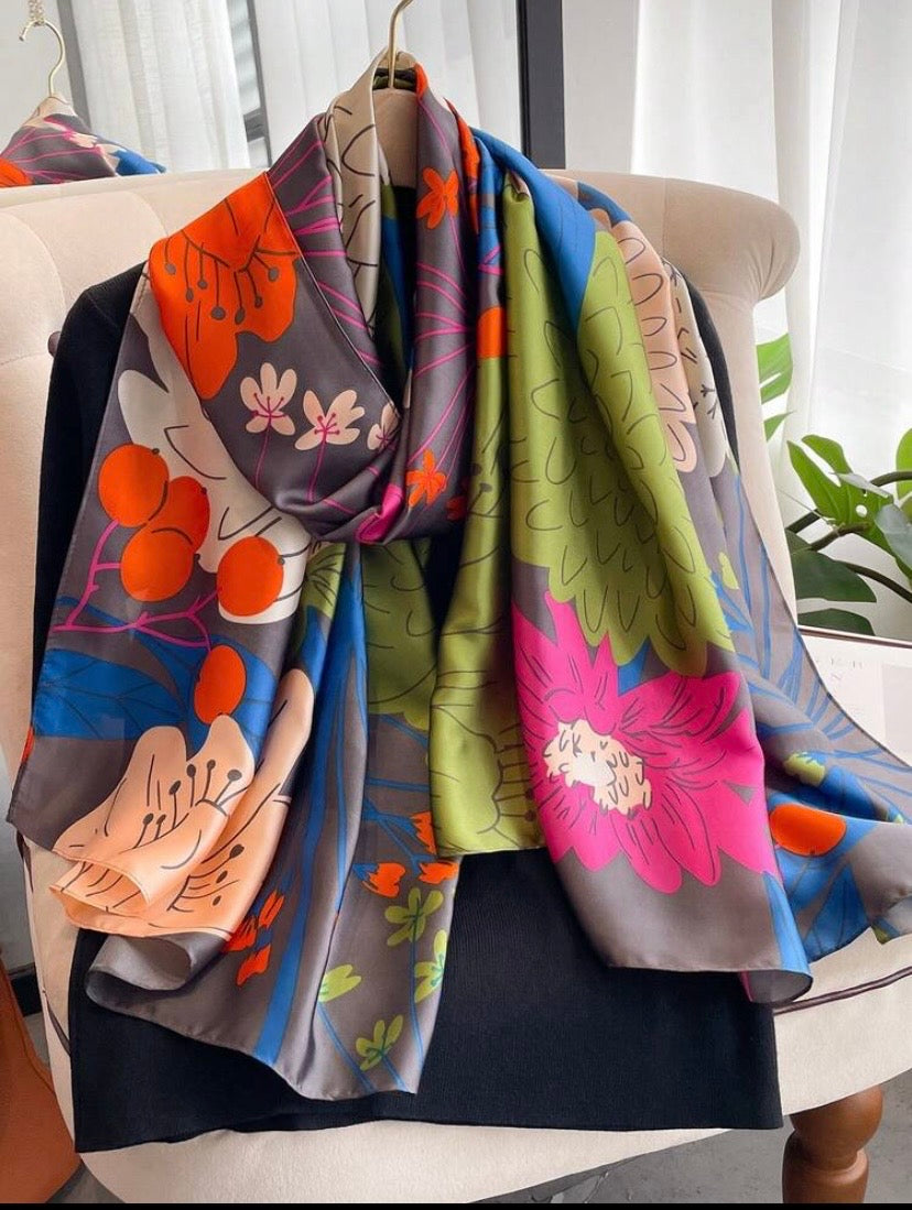 Foulard en fausse soie imprimé floral