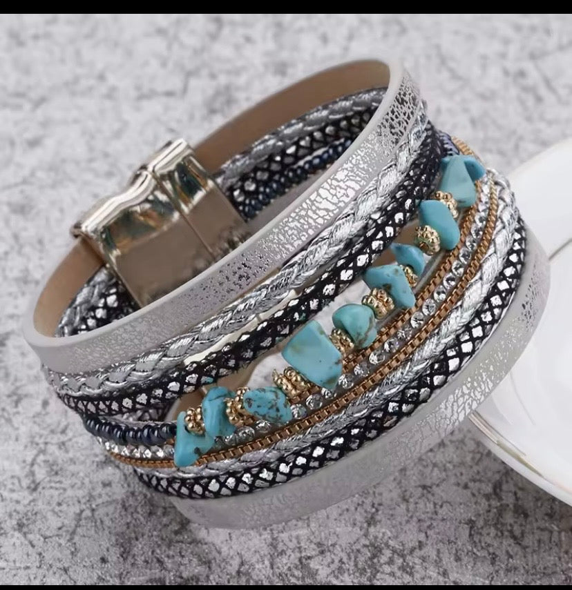 Bracelets en cuir avec des pierre naturelles